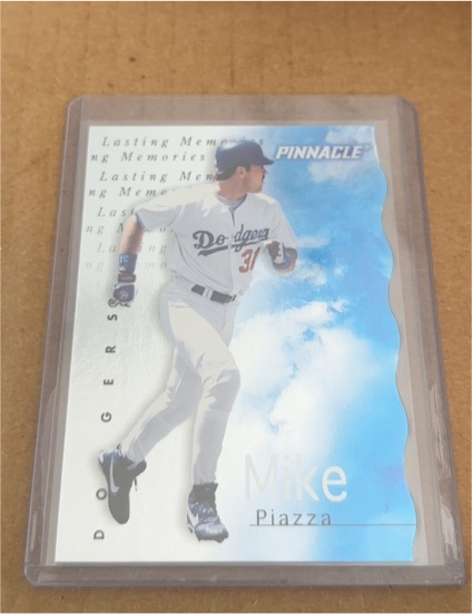 1998 Pinnacle Plus Lasting Memories #16 Mike Piazza — front