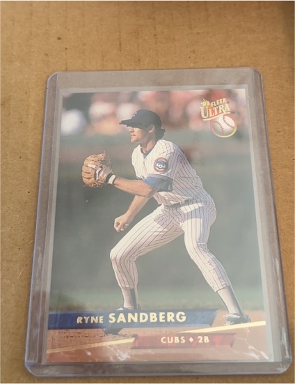 1993 Fleer Ultra #320 Ryne Sandberg — front
