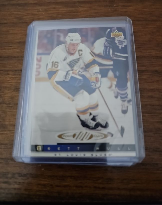 1993-94 Upper Deck #232 Brett Hull — front