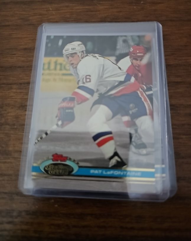 1991 Topps Stadium Club #123 Pat LaFontaine — front