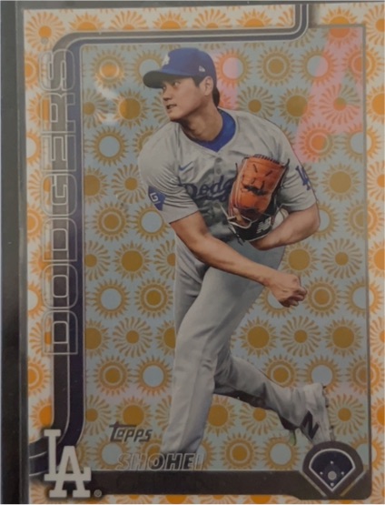 2025 Topps Series 2 #400 Shohei Ohtani Holiday Sun Parallel — front
