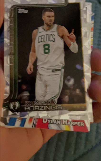 2025 Topps Series 1 #8 Kristaps Porzingis — front