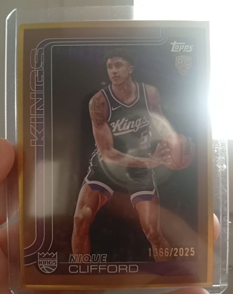 2025-26 Topps #224 Nique Clifford — front