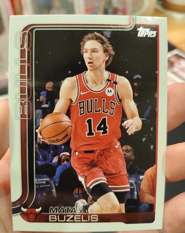 2025-26 Topps #37 Matas Buzelis Chicago Bulls — front