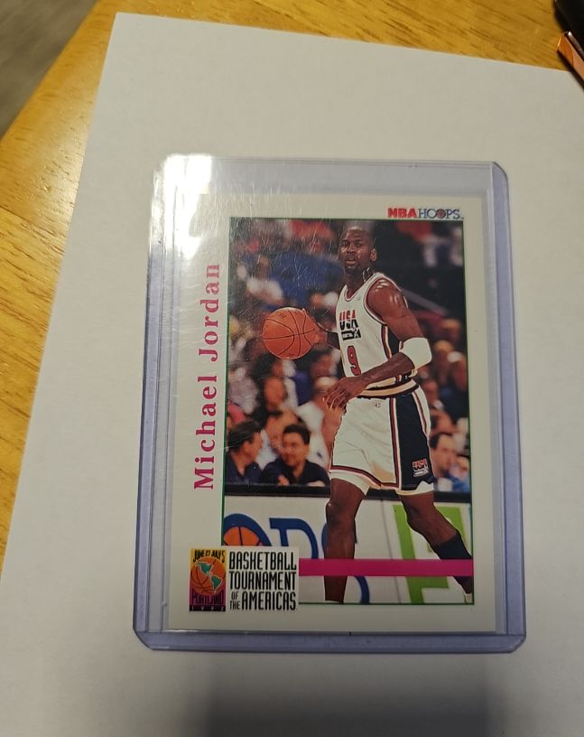 1992-93 NBA Hoops #341 Michael Jordan — front