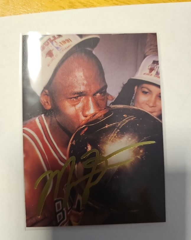 1993 Oddball Michael Jordan #AH3 Chicago Bulls Kissing the Trophy — front