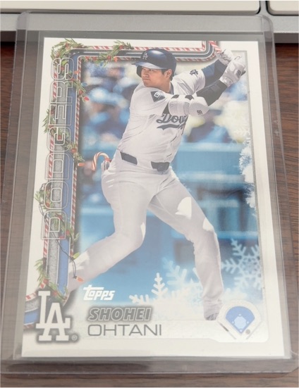 2025 Topps Holiday #H200 Shohei Ohtani — front