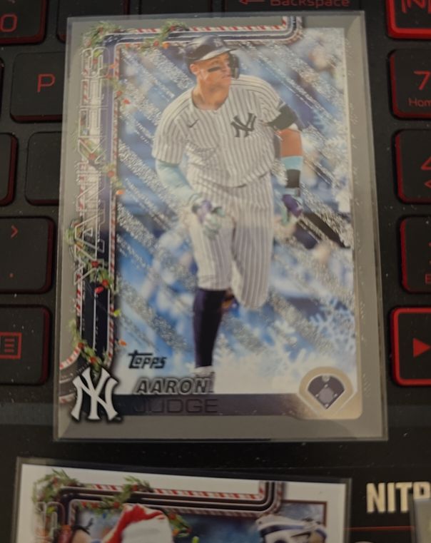 2025 Topps Holiday #H161 Aaron Judge — front