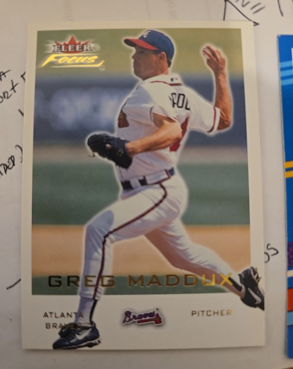 2001 Fleer Focus #47 Greg Maddux — front