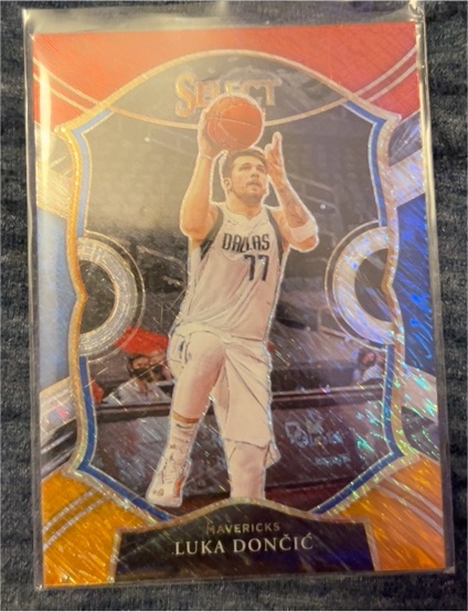 2020-21 Panini Select #15 Luka Doncic Dallas Mavericks — front