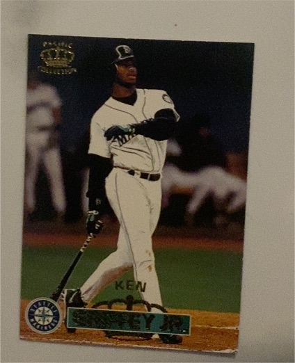 1996 Pacific Crown Collection #410 Ken Griffey Jr. — front
