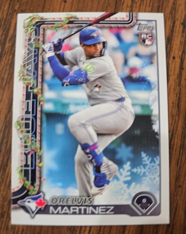 2025 Topps Holiday #H17 Orelvis Martinez — front