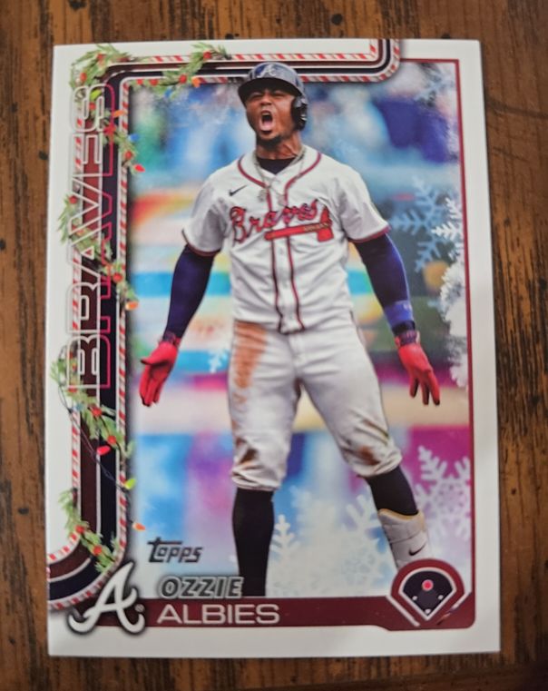 2025 Topps Holiday #H36 Ozzie Albies — front