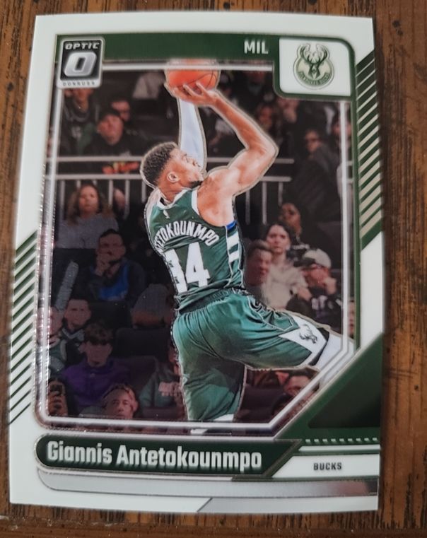 2024-25 Donruss Optic #176 Giannis Antetokounmpo — front