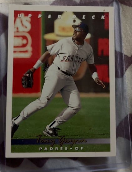 1993 Upper Deck #165 Tony Gwynn — front