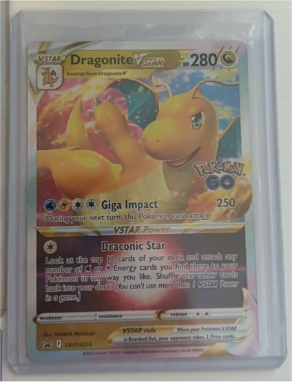 2022 Pokémon TCG SWSH236 Dragonite VSTAR — front