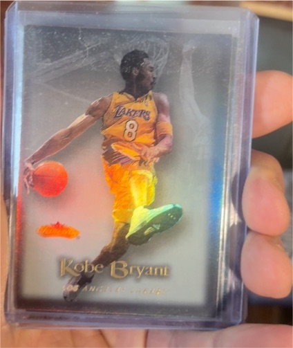 2000-01 Fleer Showcase #85 Kobe Bryant — front