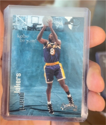 1998-99 SkyBox Thunder #108 Kobe Bryant — front