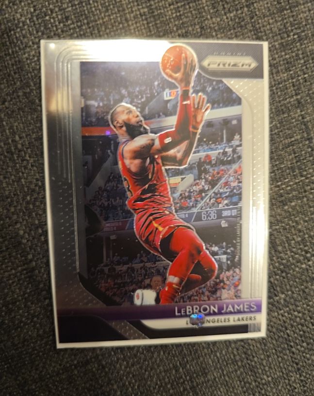 2018-19 Panini Prizm #6 LeBron James — front
