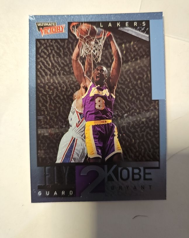 2000-01 Upper Deck Victory #284 Kobe Bryant — front