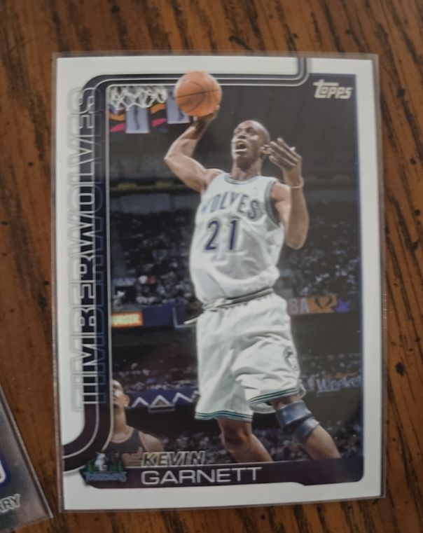 1994 Topps #21 Kevin Garnett — front