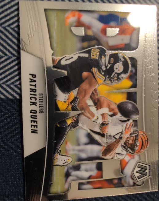 2025 Panini Mosaic Bang! #12 Patrick Queen — front