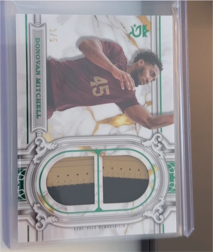 2023-24 Topps Royalty Regalia Relics #RR-DM Donovan Mitchell — front