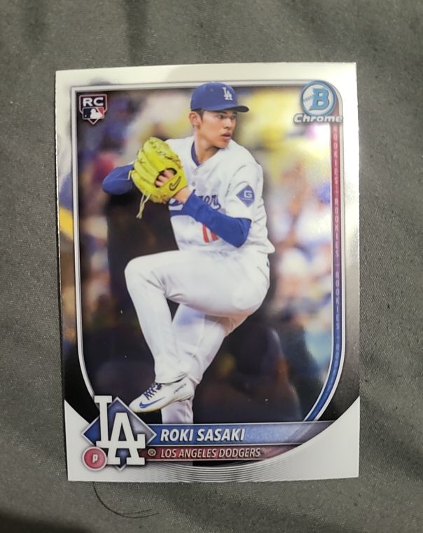 2025 Bowman Chrome #12 Roki Sasaki — front