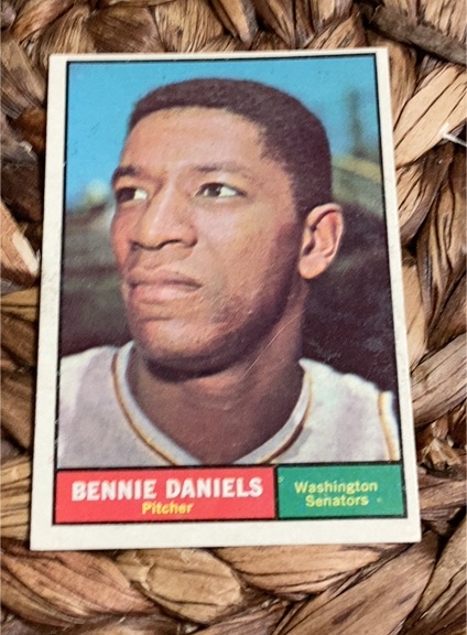 1961 Topps #368 Bennie Daniels — front