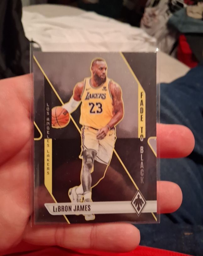 2023-24 Panini Phoenix #3 LeBron James Fade To Black — front