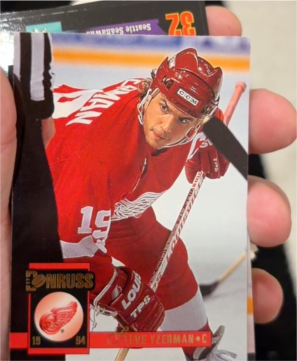 1993-94 Donruss #95 Steve Yzerman — front