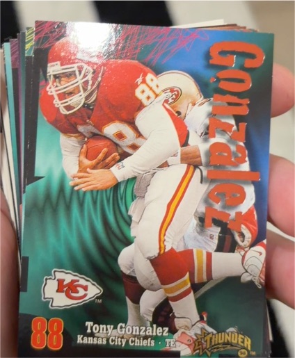1998 SkyBox Thunder #198 Tony Gonzalez — front