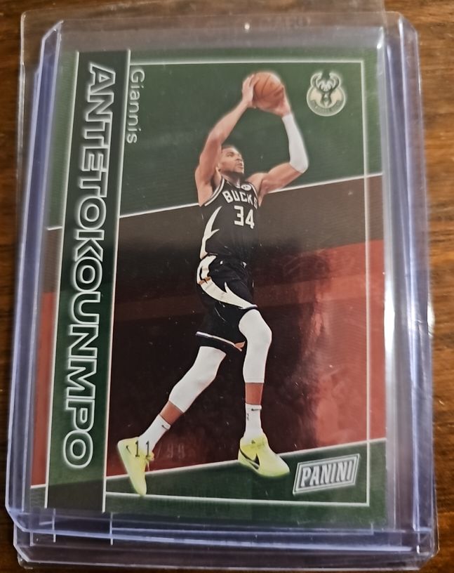 2025 Panini National Silver Pack #12 Giannis Antetokounmpo — front