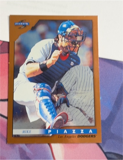 1996 Score #317 Mike Piazza — front