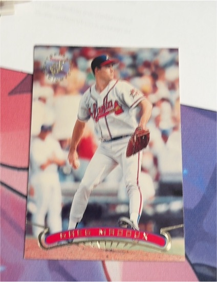 1996 Topps Stadium Club #132 Greg Maddux — front
