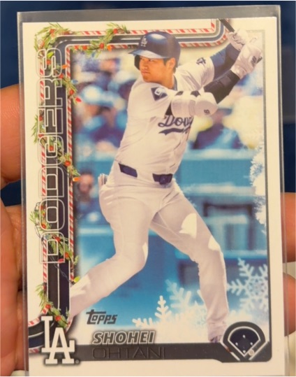 2025 Topps Holiday #H200 Shohei Ohtani — front