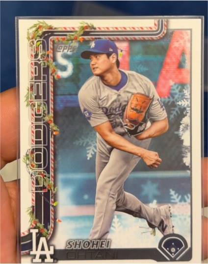 2025 Topps Holiday #H1 Shohei Ohtani — front