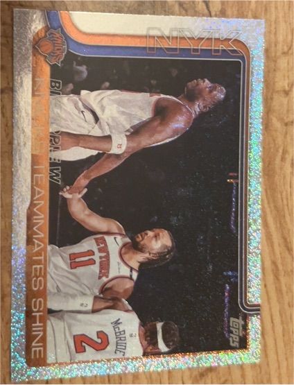 2025-26 Topps #274 Big Apple W: Knicks Teammates Shine — front