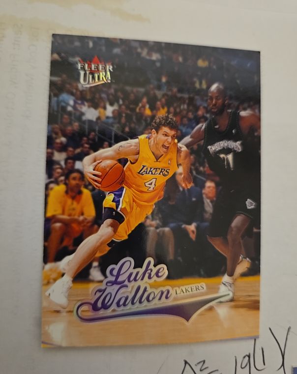 2004-05 Fleer Ultra #109 Luke Walton — front