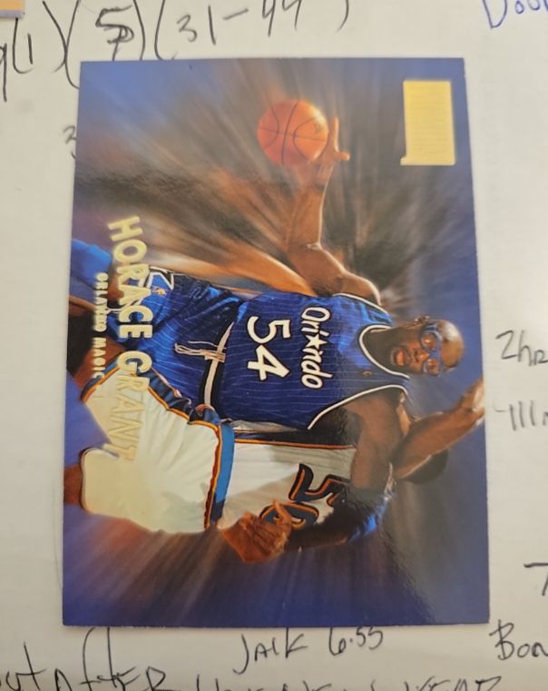 1997-98 SkyBox Premium #43 Horace Grant — front