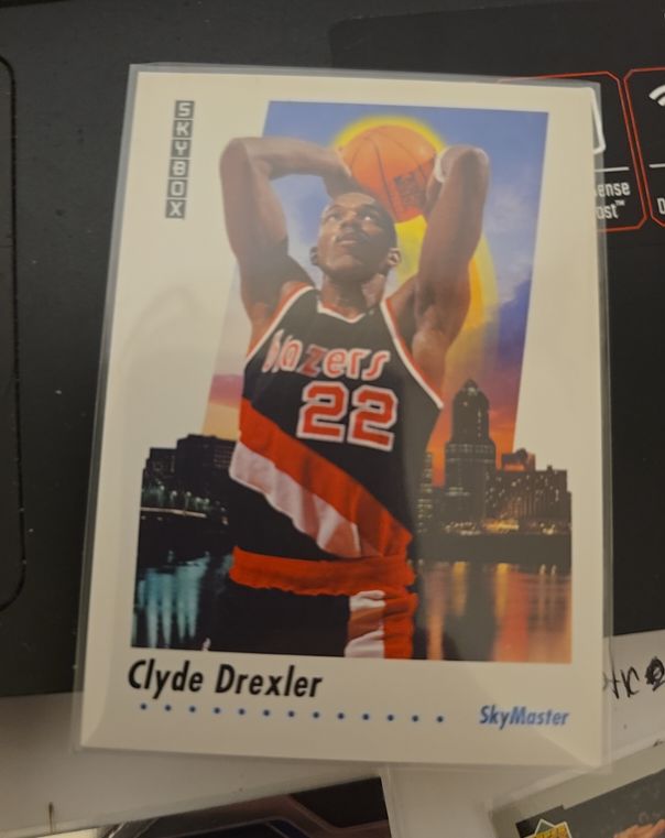 1991-92 SkyBox #579 Clyde Drexler — front