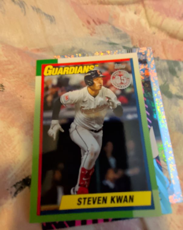 2025 Topps Series 2 35th ANNIVERSARY Steven Kwan #90B2-9 — front