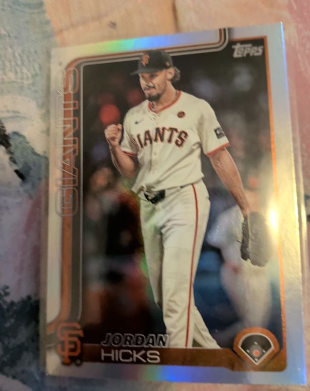 2025 Topps #520 Jordan Hicks — front