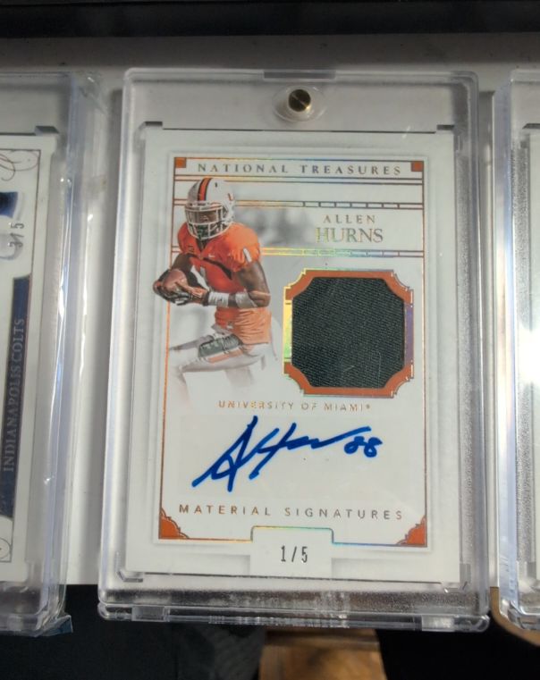 2016 Panini National Treasures Collegiate Material Signatures Allen Hurns — front