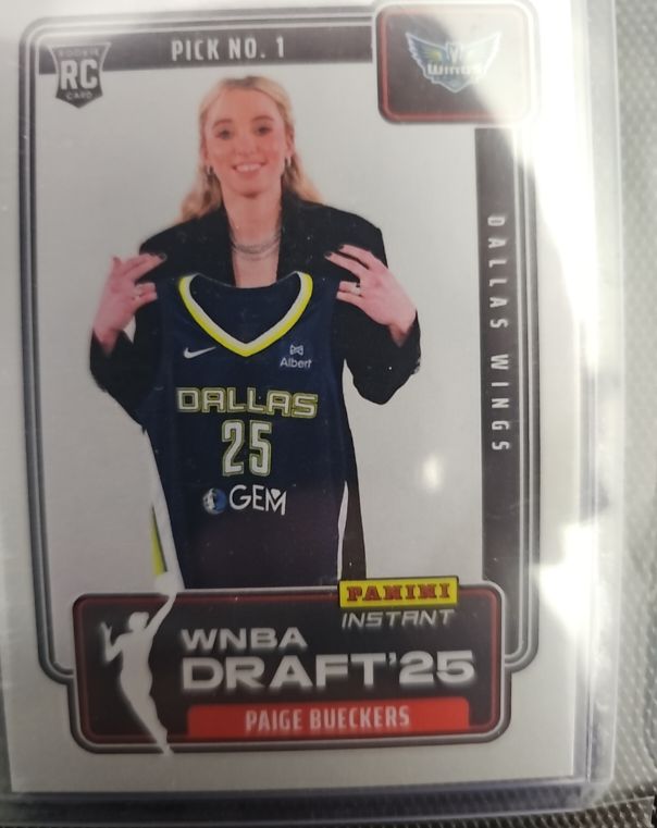 2025 Panini Instant WNBA Draft #1 Paige Bueckers — front