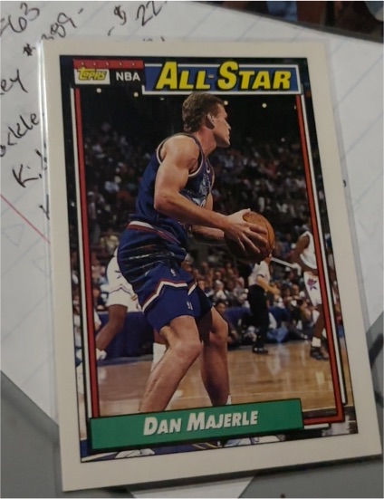 1992-93 Topps #122 Dan Majerle — front