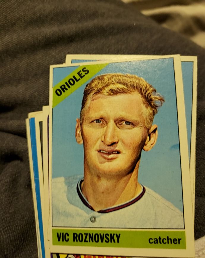 1966 Topps #467 Vic Roznovsky — front