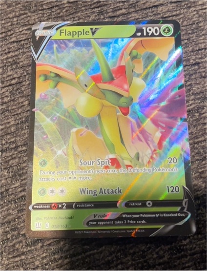 2021 Pokémon #018 Flapple V — front