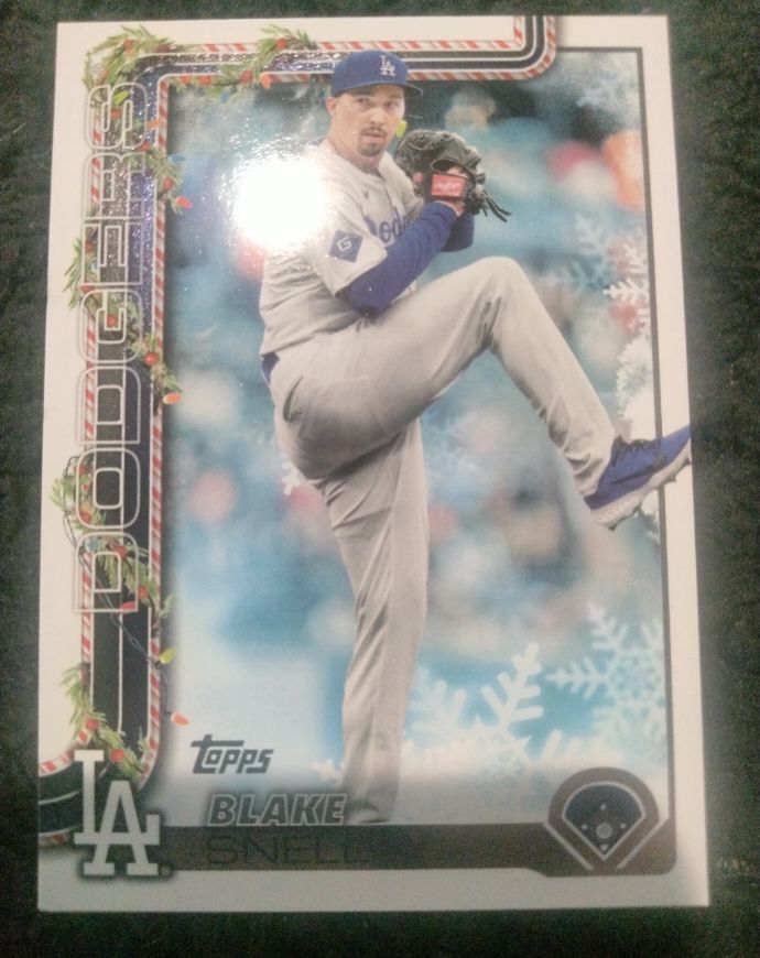 2025 Topps Holiday #H135 Blake Snell — front