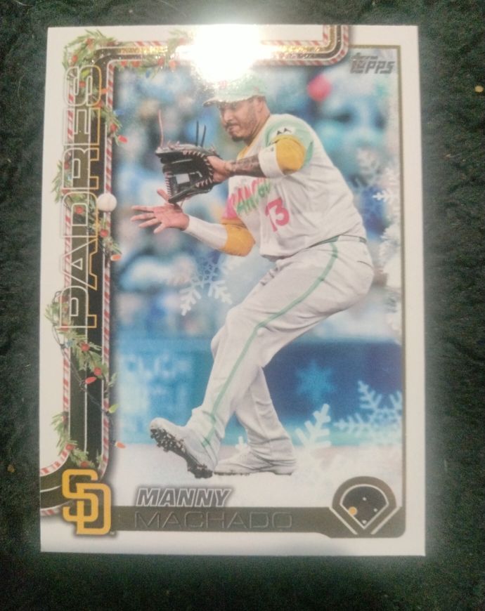 2025 Topps Holiday #H91 Manny Machado — front